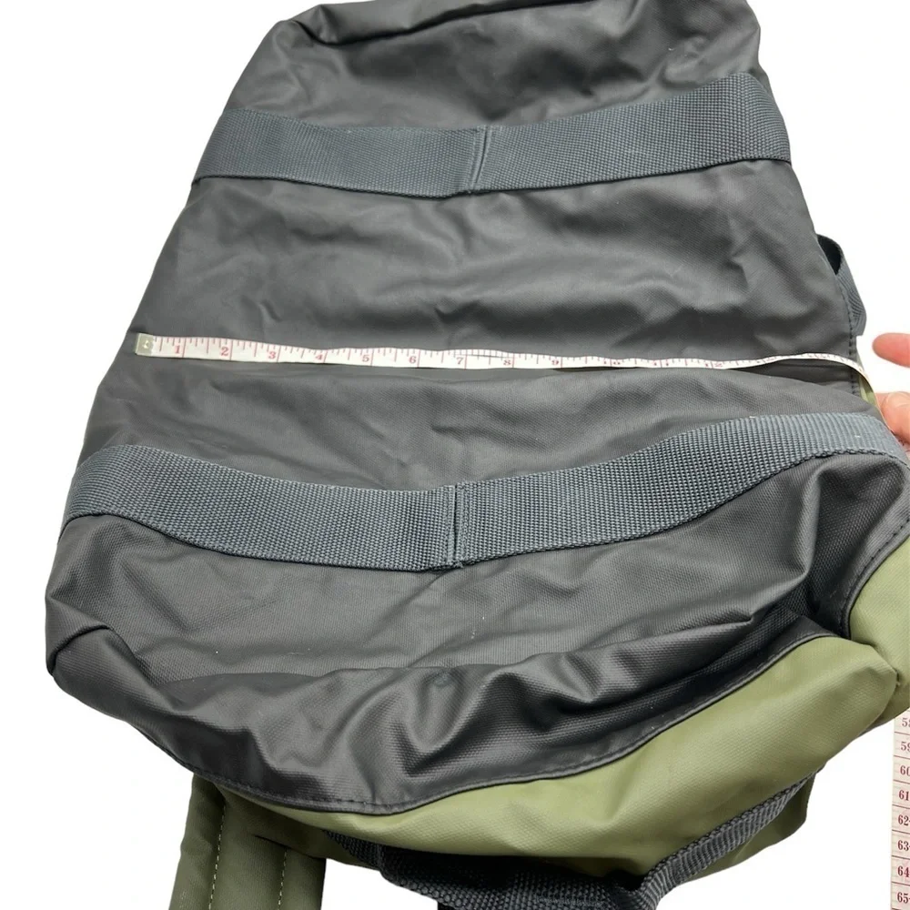 EAGLE CREEK TAUCK ARMY GREEN NO MATTER WHAT SMALL DUFFLE BAG